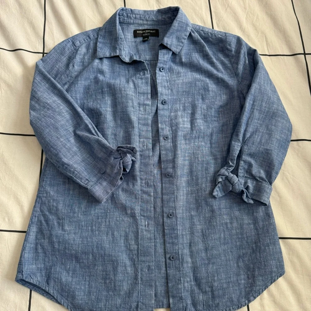 Banana Republic Chambray Shirt - Picture 1 of 4
